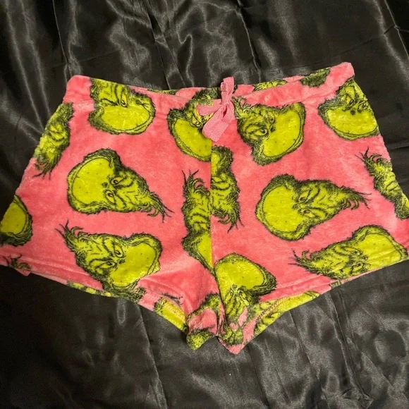 COZY - THE GRINCH PLUSH FLEECE PAJAMA SHORTS - Picture 6 of 6